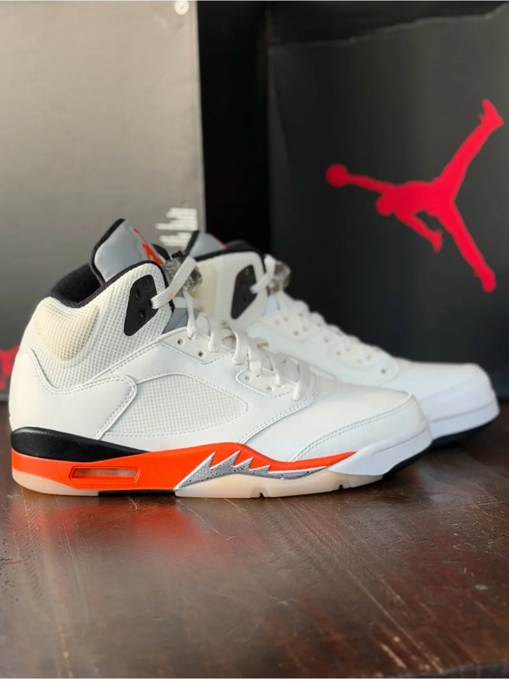 DeadStock Nike Air Jordan Retro 5 ‘Shattered BackBoard’ Basketball Sneakers - 9M